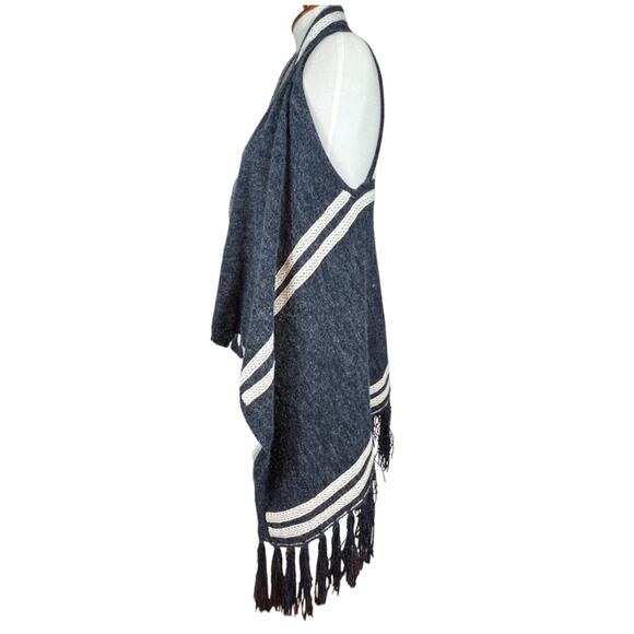 Paper Crane Sleeveless Navy and Cream Cozy Open Waterfall Fringe Cardigan Size S - Picture 5 of 9